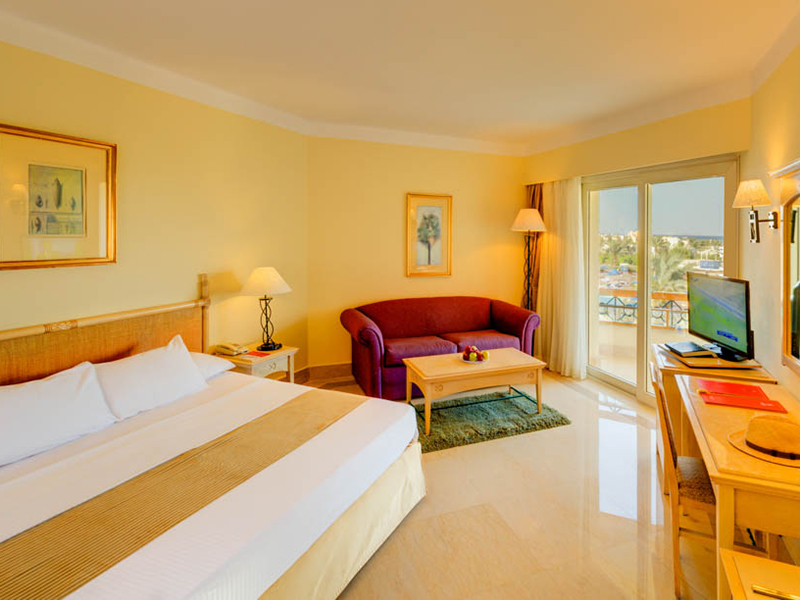 Standard-Room-Standard-Pool-View-Room-Standard-Pool-Sea-Side-View-Room-4
