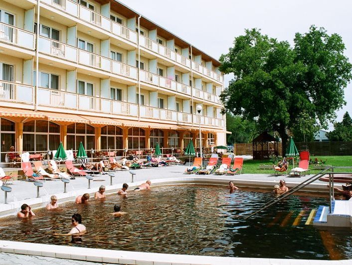 hungarospa_thermal_hotel_kulso_medence